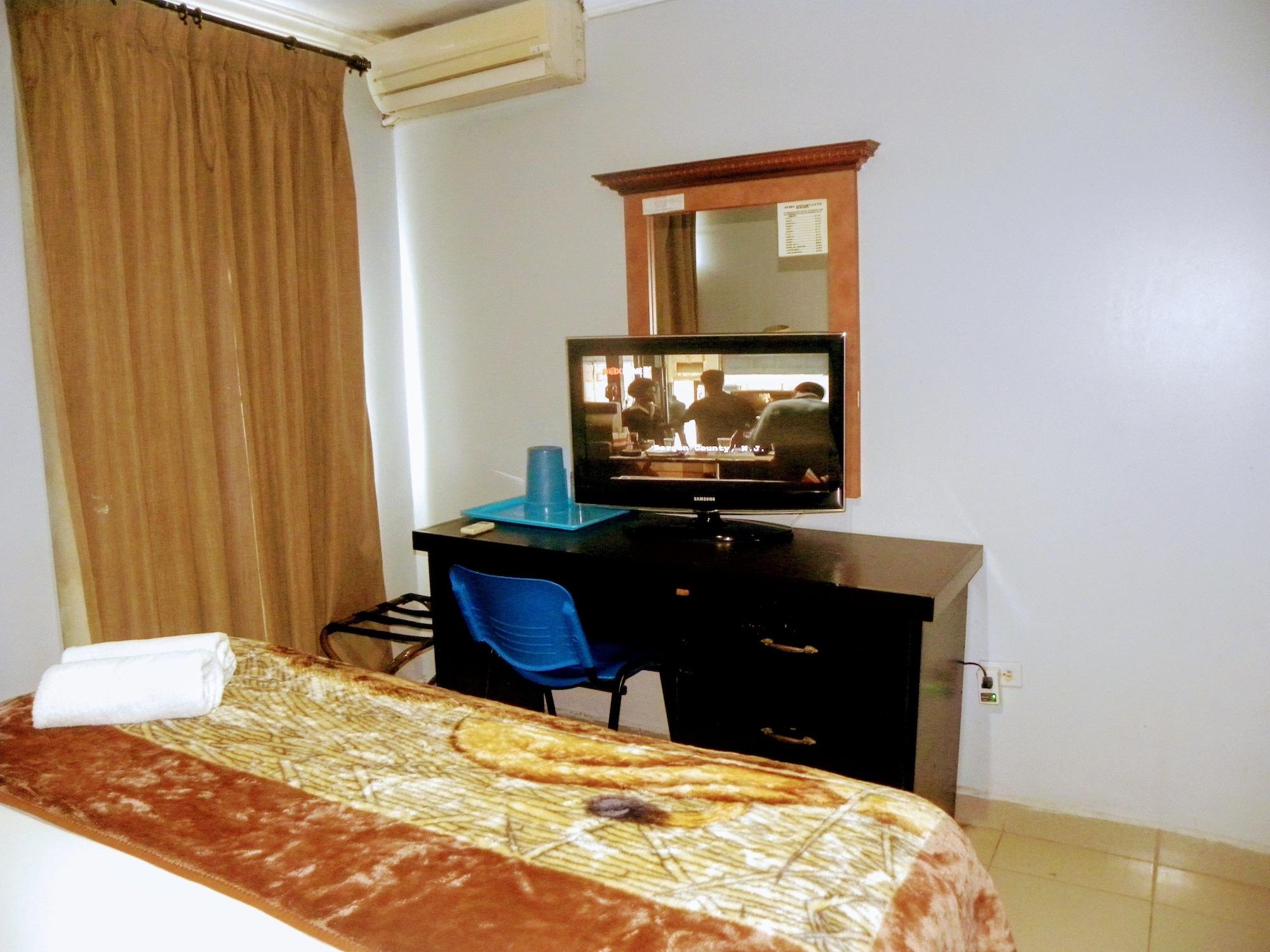 Meryland Hotel Колон Екстер'єр фото