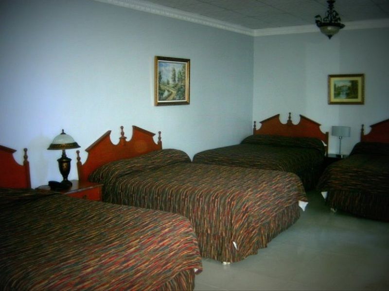 Meryland Hotel Колон Екстер'єр фото