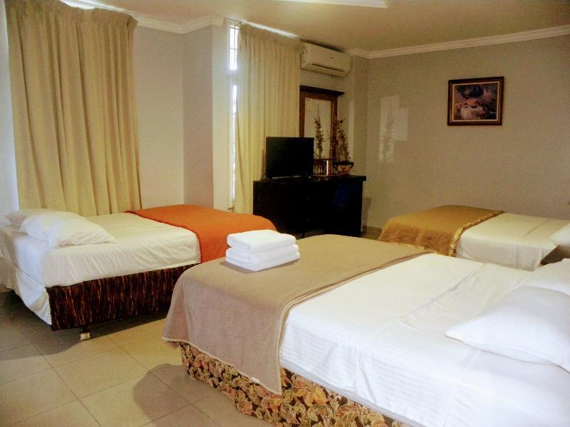 Meryland Hotel Колон Екстер'єр фото