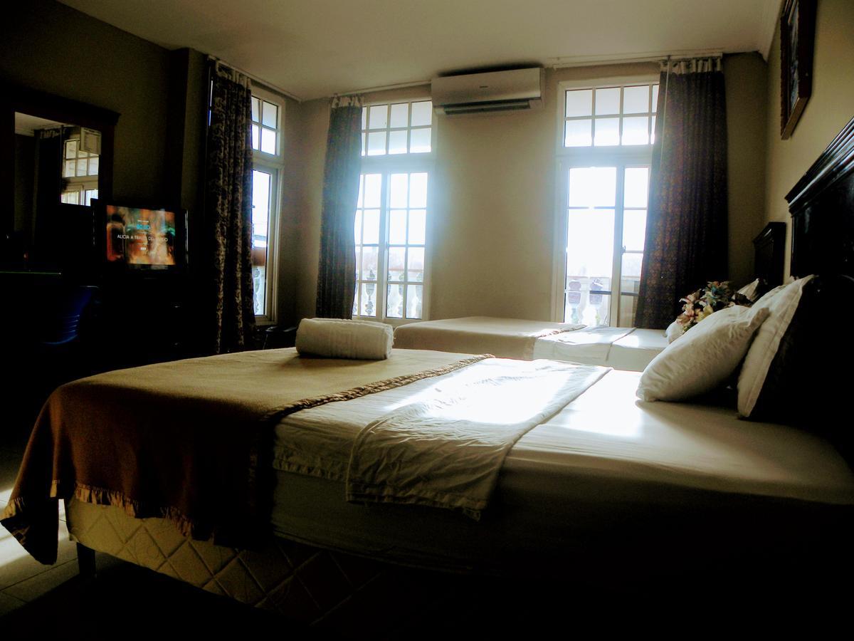Meryland Hotel Колон Екстер'єр фото