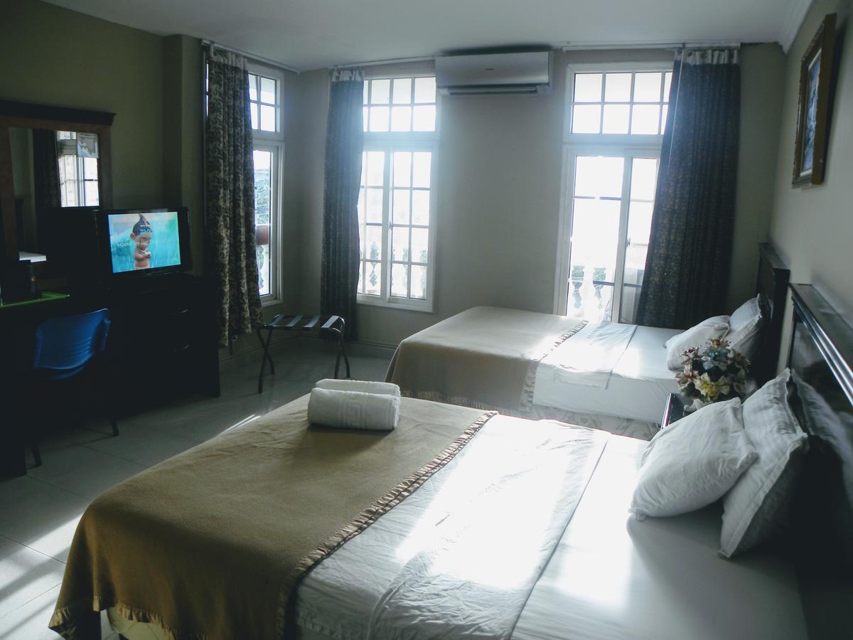 Meryland Hotel Колон Екстер'єр фото